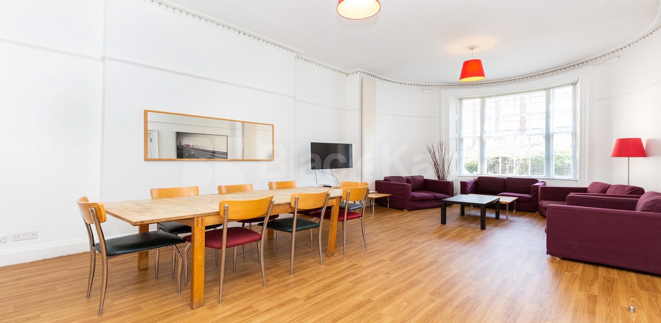 			HUGE 5 BED IN WC1!, 5 Bedroom, 1 bath, 1 reception Flat			 Bedford Place, BLOOMSBURY